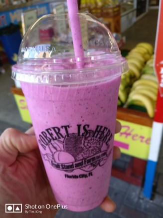 Dragonfruit+Strawberry+Pineapple Milkshake